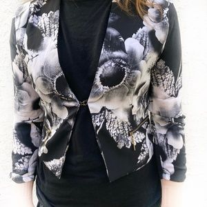 Black & white flower blazer jacket (3/4” rouched sleeves)